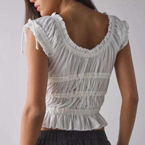 NWT! URBAN OUTFITTERS KIMCHI BLUE REMI TIE FRONT CROPPED TOP - Picture 2 of 10